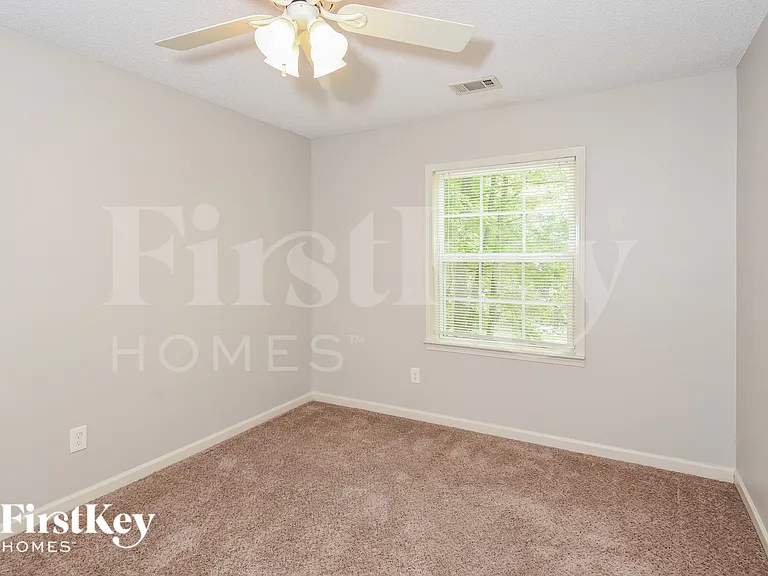 38 Michael Ct — Photo 15