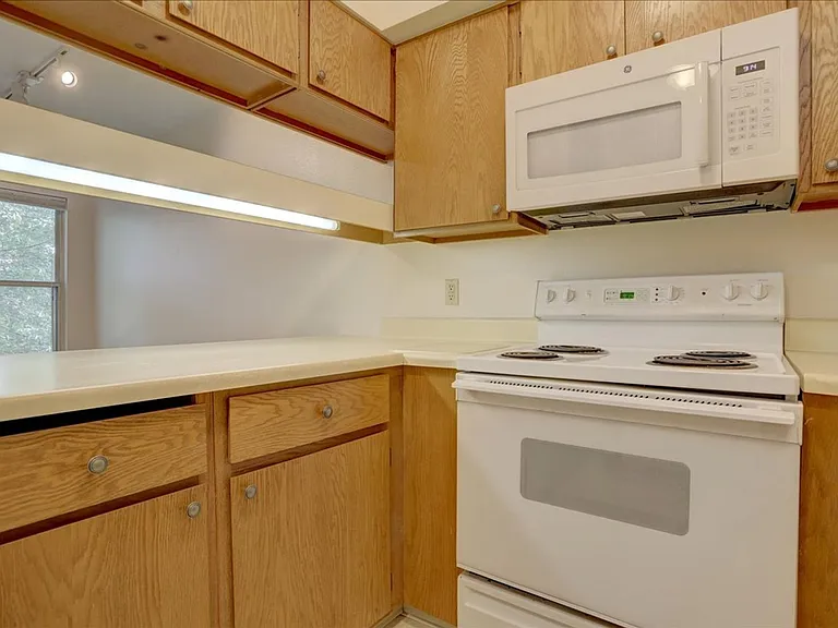 1201 Galapago St #110 — Photo 5