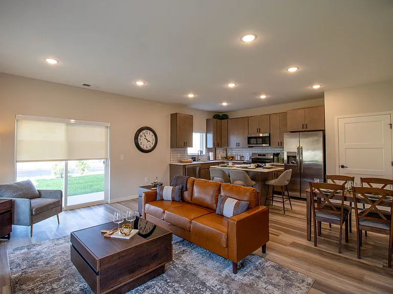 Gateway Court Townhomes — Photo 18
