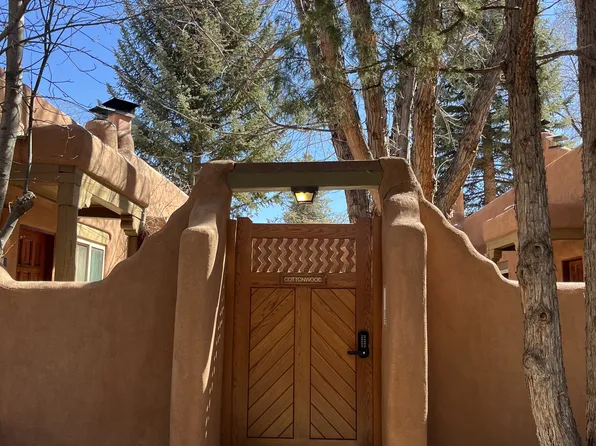 226 Kit Carson Rd Unit 1COTTONWOOD-6, Taos, NM 87571