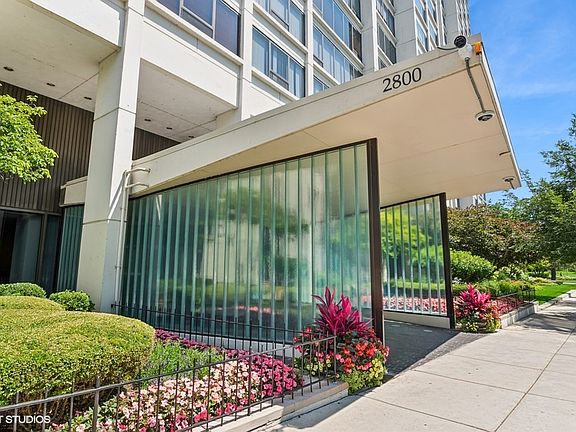 2nd image of 2800 N Lake Shore Dr APT 715