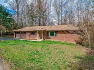 14 N Willow Wood Trl, Hendersonville, NC 28739