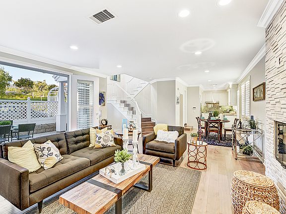 3rd image of 720 1/2 Marigold Ave