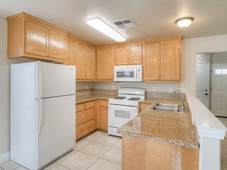 960 Myrtle Ave — Photo 8