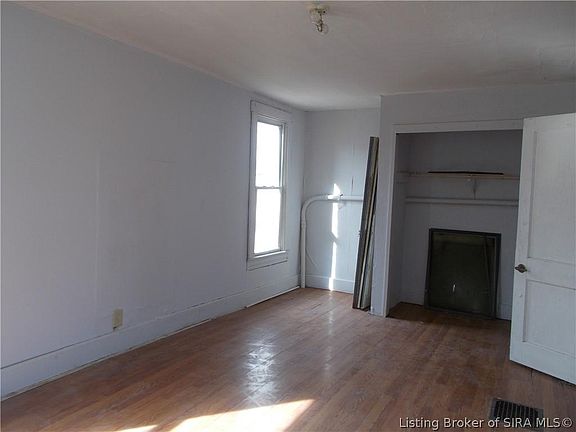 4th image of 613 E 5th St