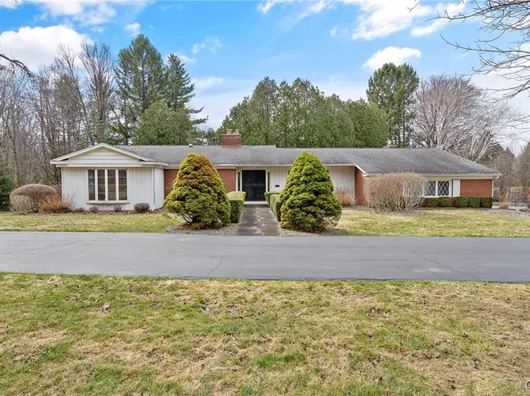 102 Old Farm Rd, Fayetteville, NY 13066
