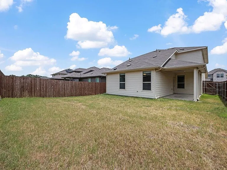 1024 Runnels Ln — Photo 27