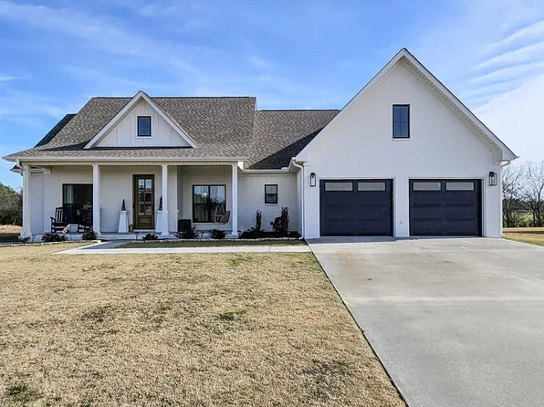 421 Cottontail Trl, Killen, AL 35645