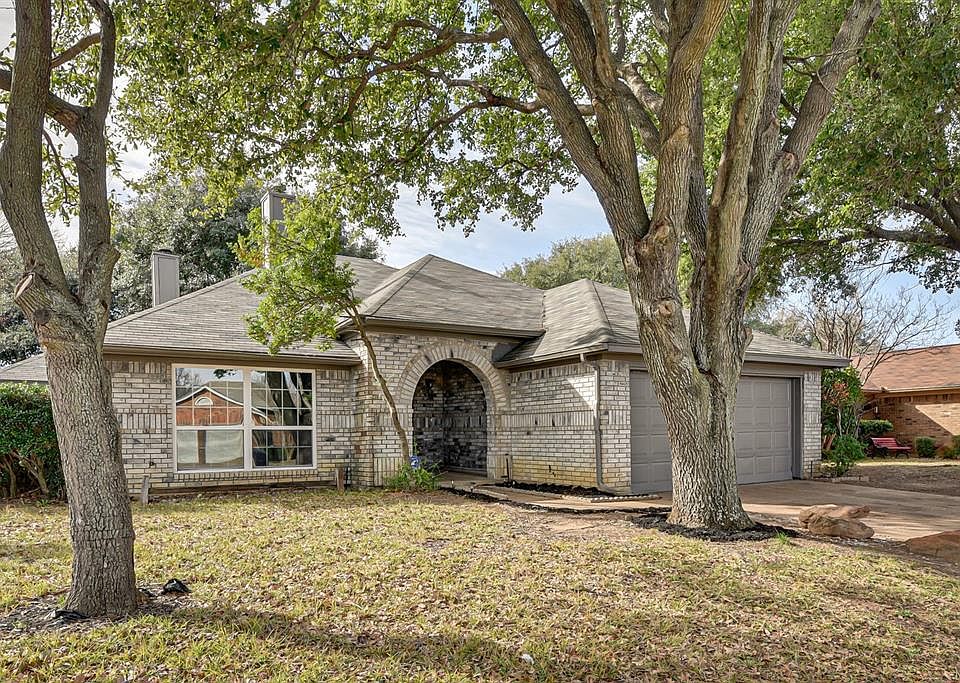 1st image of 2505 Woodlark Dr