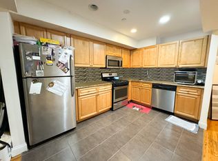 25-41 38th St #3A, Astoria, NY 11103