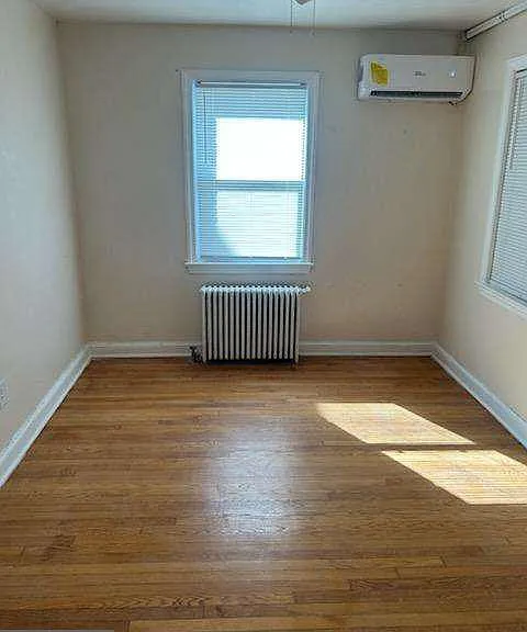 904 5th St NE — Photo 8
