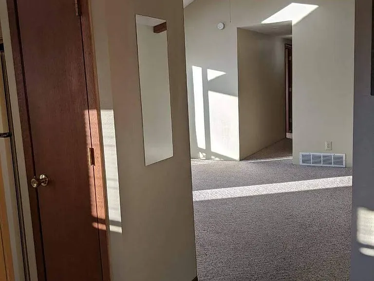 823 Doberman Ct SE — Photo 5