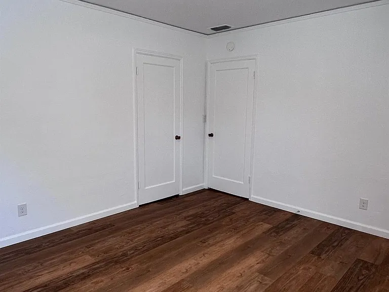 26 E Cortland Ave — Photo 24