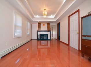 12 Milbank Rd, Staten Island, NY 10306