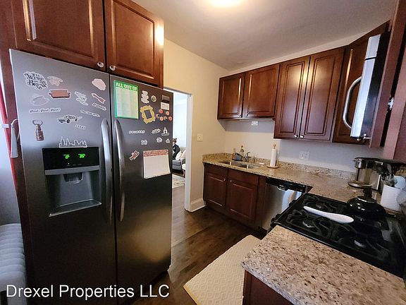 4th image of 2245 W Eastwood Ave APT 2