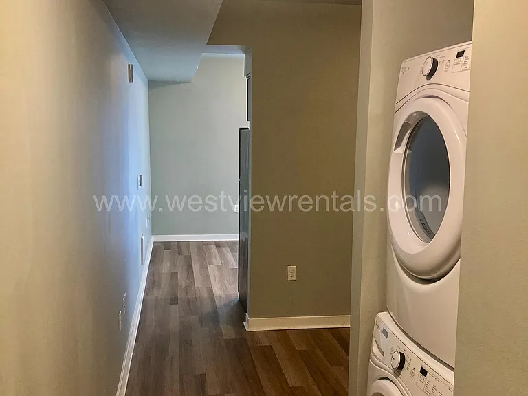 203 E Laurel St — Photo 81