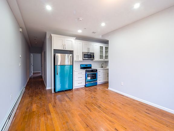 5th image of 10038 200th St
