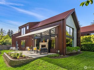 4670 Flying Goat Ave NE, Bainbridge Island, WA 98110