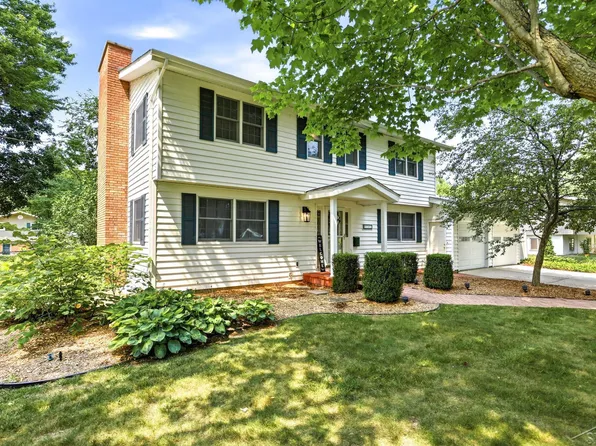 3707 Greenbrier Ter, Midland, MI 48642