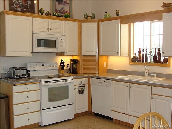 4th image of 305 Belmont Ave