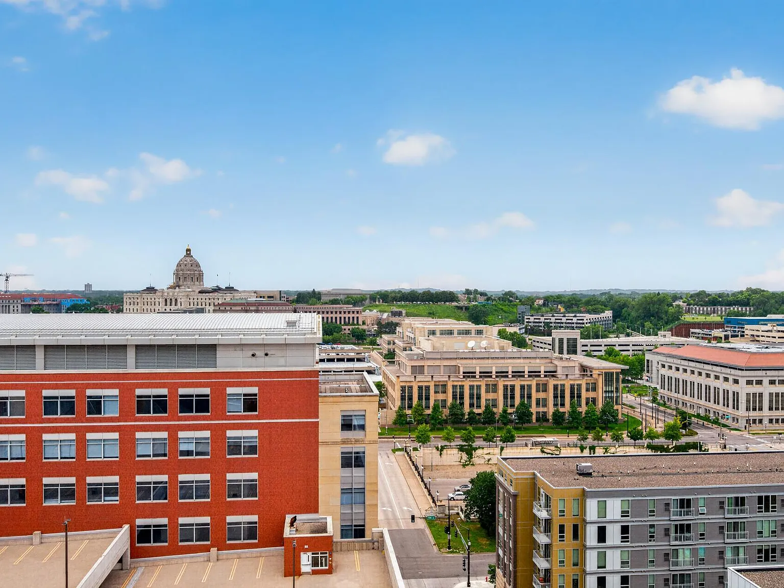 2 bed, 1.0 bath, 805 sqft, $1,750 — Photo 3