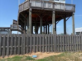 1067 Sea Gull St, Port Bolivar, TX 77650