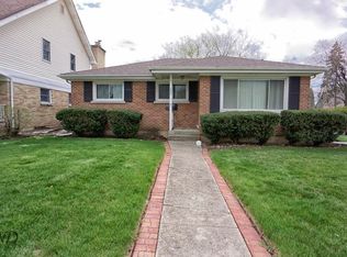 837 Wilcox St, Mundelein, IL 60060