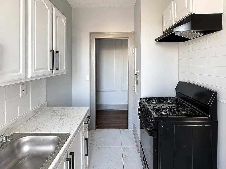 718 Arlington Ave #5C