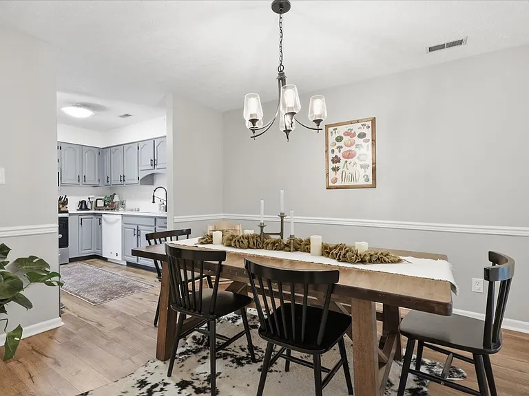8611 Old Carriage Ct — Photo 16
