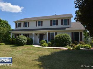 425 Grand Meadow Ln, McHenry, IL