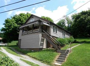 4 School St, Claysville, PA 15323