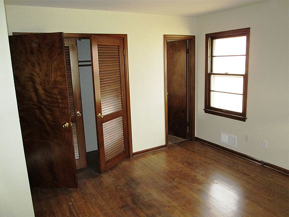 2 closets and 3/4 bath