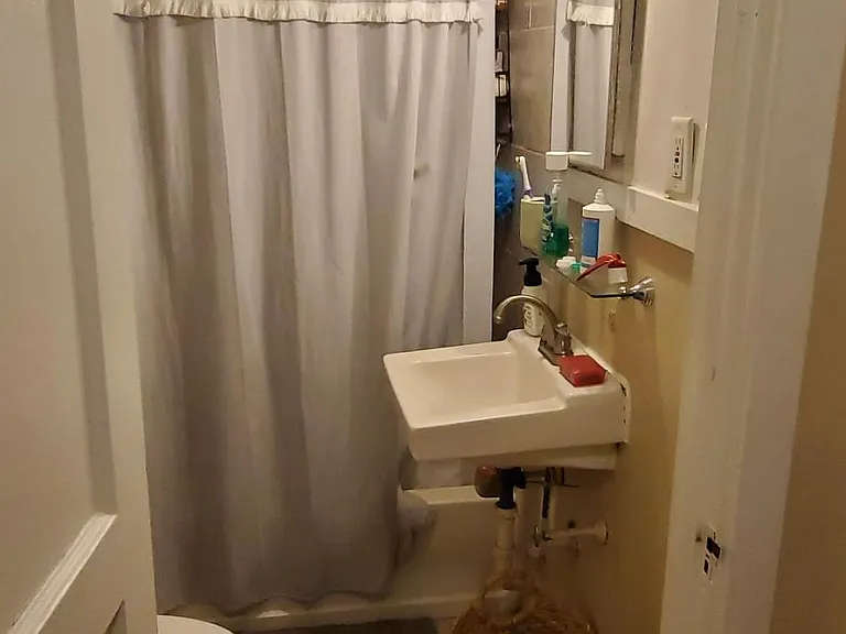 526 Whitfield St — Photo 12