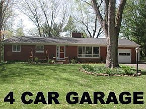 3rd image of 1808 S Oxford Dr