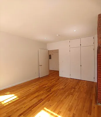 Rented by Moss Realty Company | media 15