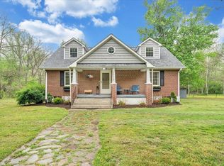 2910 Carvins Cove Rd, Salem, VA 24153