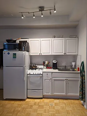 Rented by BuySell Real Estate Inc | media 27