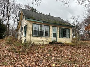 6465 Hamilton Dr, Derby, NY 14047