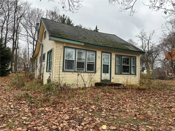 6465 Hamilton Dr, Derby, NY 14047