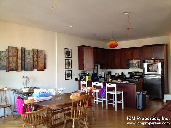 2nd image of 1439 W Belmont Ave #4A