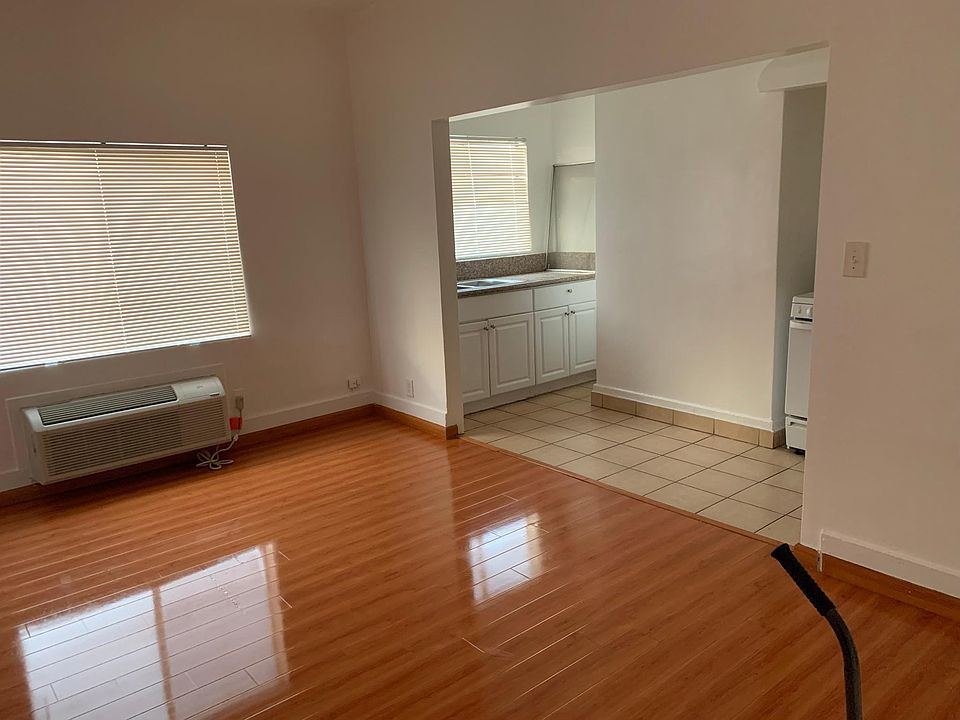 2nd image of 12636 S Figueroa St #19