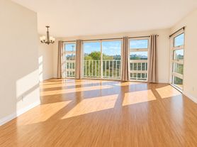 2148 Waverly Pl N, Seattle, WA