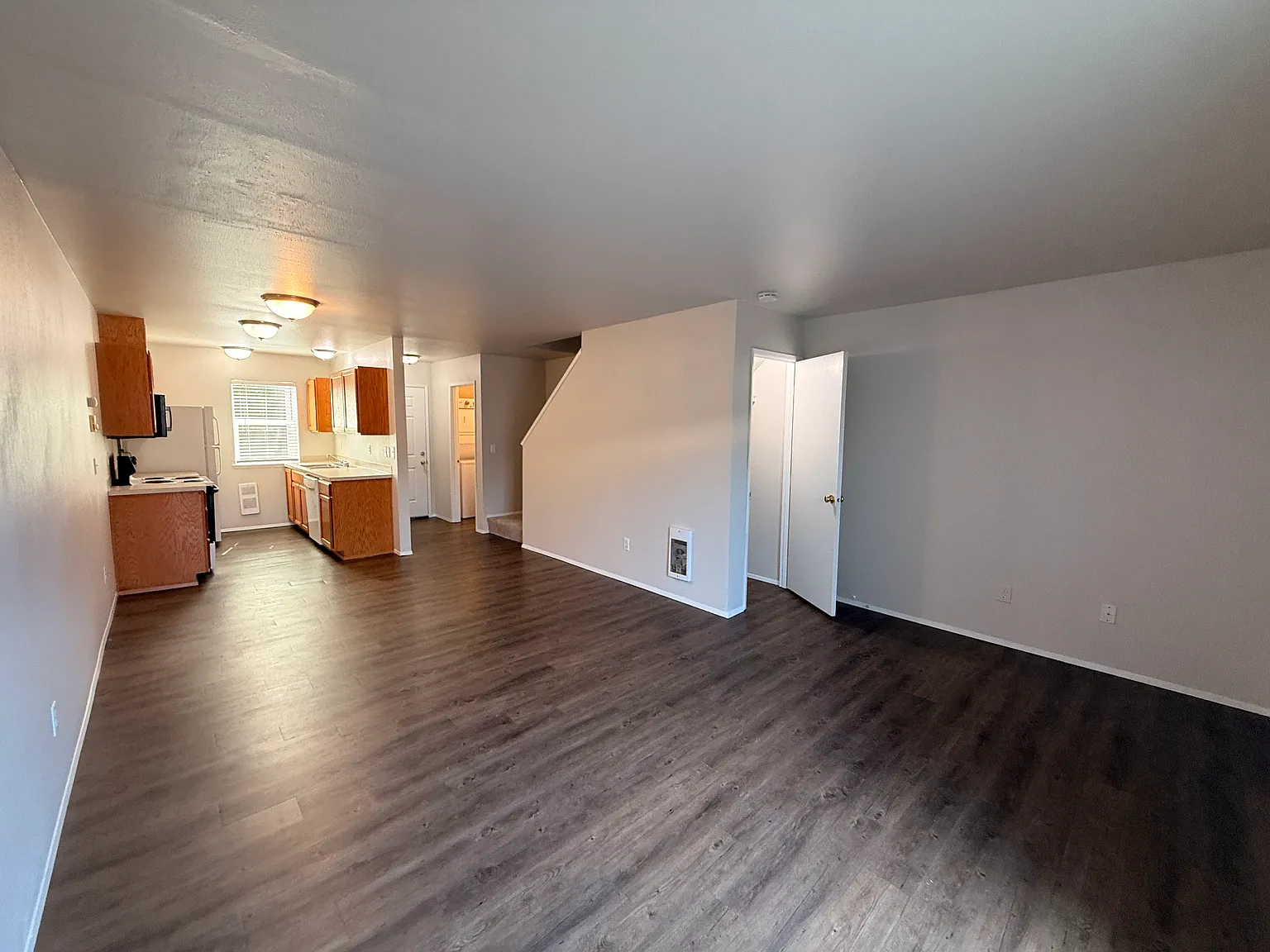 2 bed, 1040 sqft, $1,795 — Photo 4