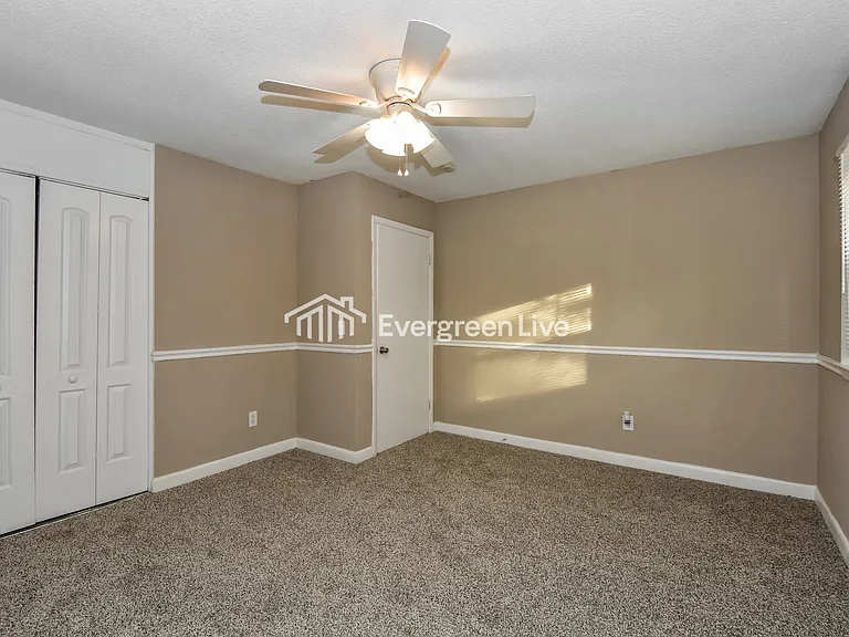 1004 Eastmont Dr — Photo 11