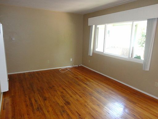 3rd image of 3839 Sequoia St APT 2