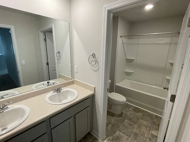 344 Bonhill St — Photo 27