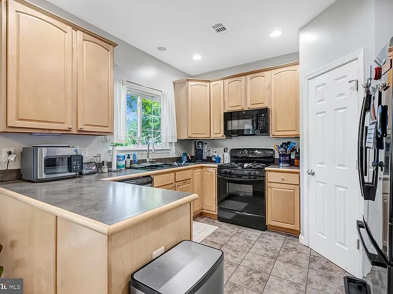 8628 Ellesmere Way — Photo 5