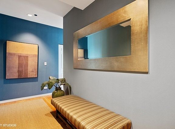 2nd image of 1155 W Armitage Ave APT 402