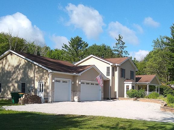 2nd image of 8140 Elmwood Dr