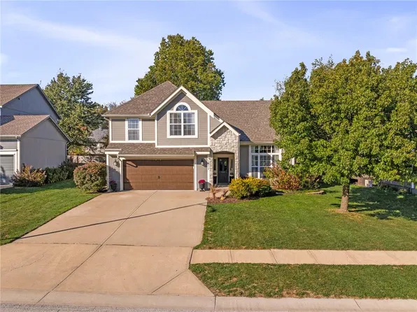 18212 W 156th St, Olathe, KS 66062